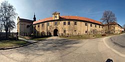 Bývalá jezuitská rezidence (zámek Tuchoměřice)