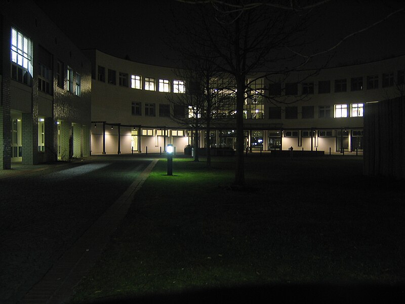 File:Konrad-Zuse-Zentrum für Informationstechnik Berlin, winter, evening, 5.jpg