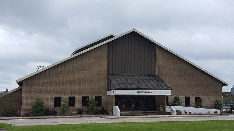 File:LSU Natatorium - Baton Rouge, Louisiana.jpg