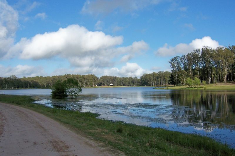 File:Lago Iporá vista.jpg