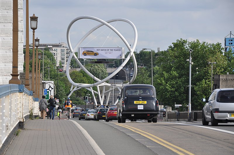 File:London , Wandsworth - Wandsworth Bridge - geograph.org.uk - 2409488.jpg