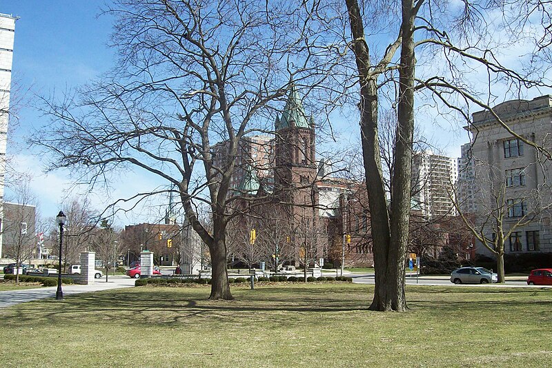 File:London Life Bldg from Victoria Park02.jpg