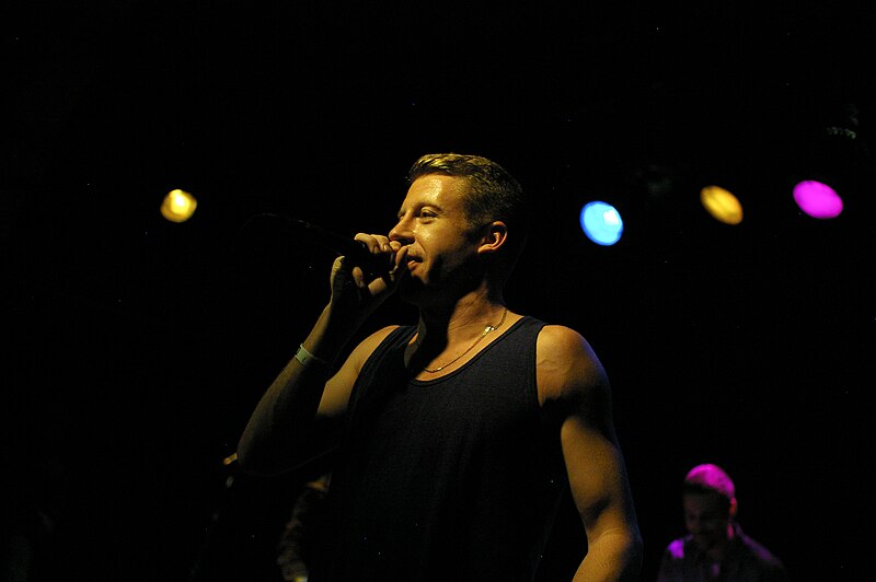 File:Macklemore (5564855115).jpg