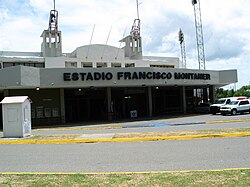 Puerto-Rikoning Ponce shahridagi Barrio Kanasdagi Paquito Montaner stadioniga asosiy kirish (IMG-3349) .jpg