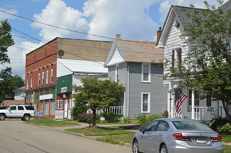 File:Main south of the square in Hartford.jpg