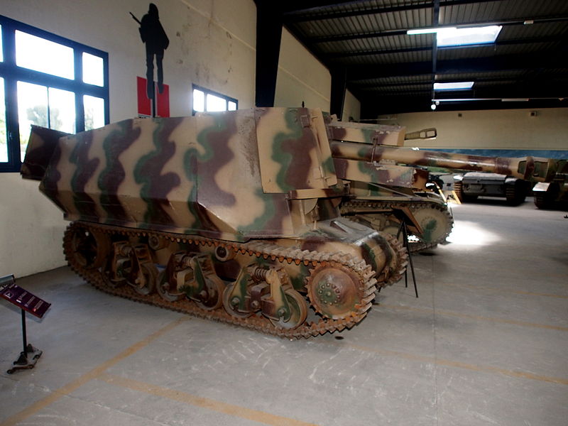 File:Marder on Hotchkiss H39 chassis. in the Musée des Blindés, France, pic-1.JPG