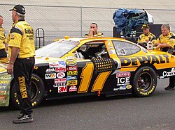 2004 No. 17 DeWalt Tools Ford Taurus MattKenseth2004car.jpg