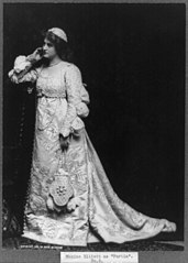 Maxine Elliott, full-length portrait, standing, facing left, as Portia LCCN91481427.jpg