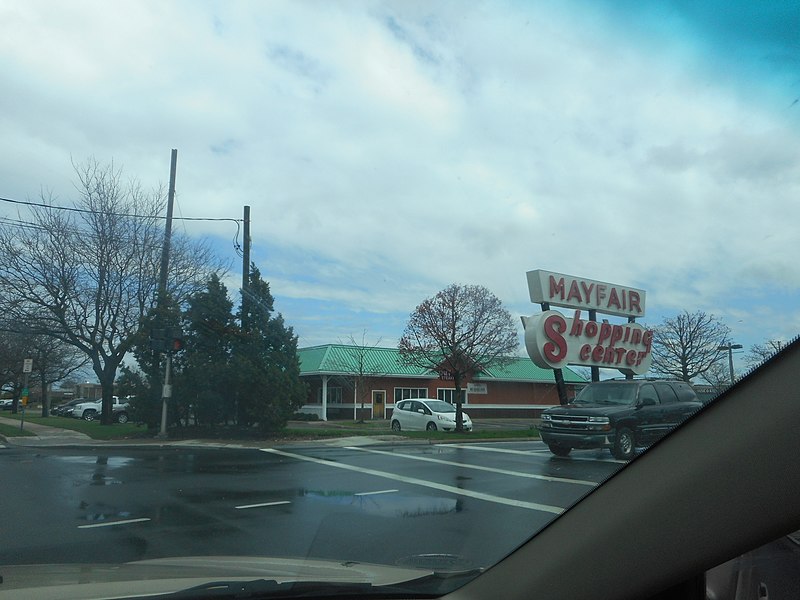 File:Mayfair Shopping Center; East Commack, New York.jpg