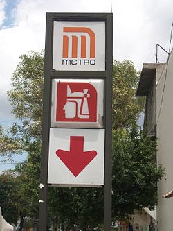 Metro Tezozomoc 01.jpg
