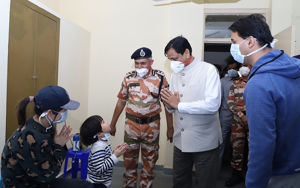 Minister visiting the Coronavirus Quarantine Centre 2.jpg