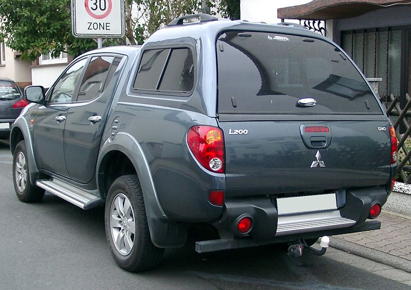 Bestand:Mitsubishi L200 rear 20071012.jpg