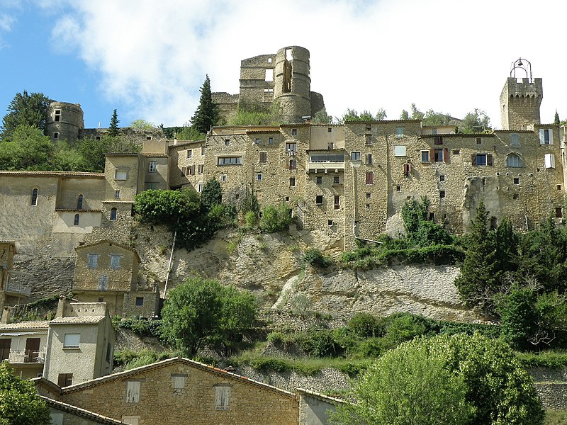 File:Montbrun-les-Bains Vue d'ensemble 10.JPG