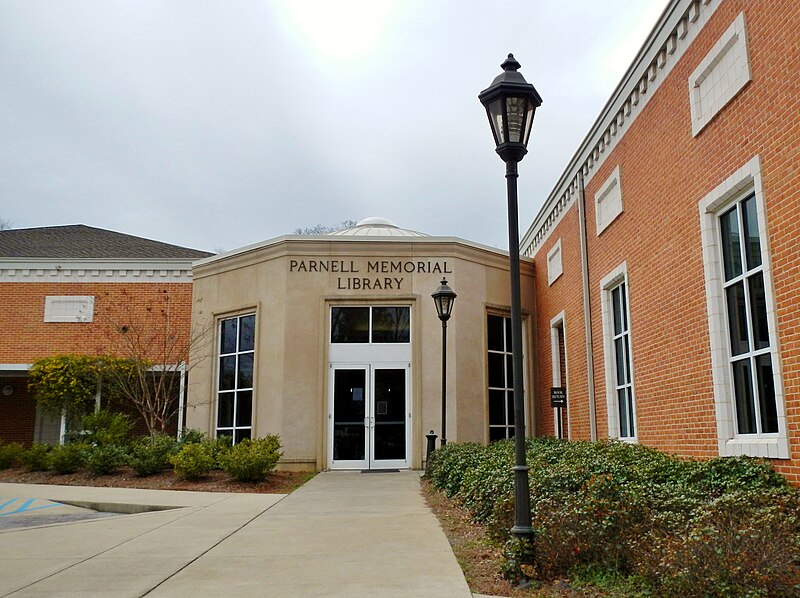 File:Montevallo, Alabama Parnell Memorial Library.JPG