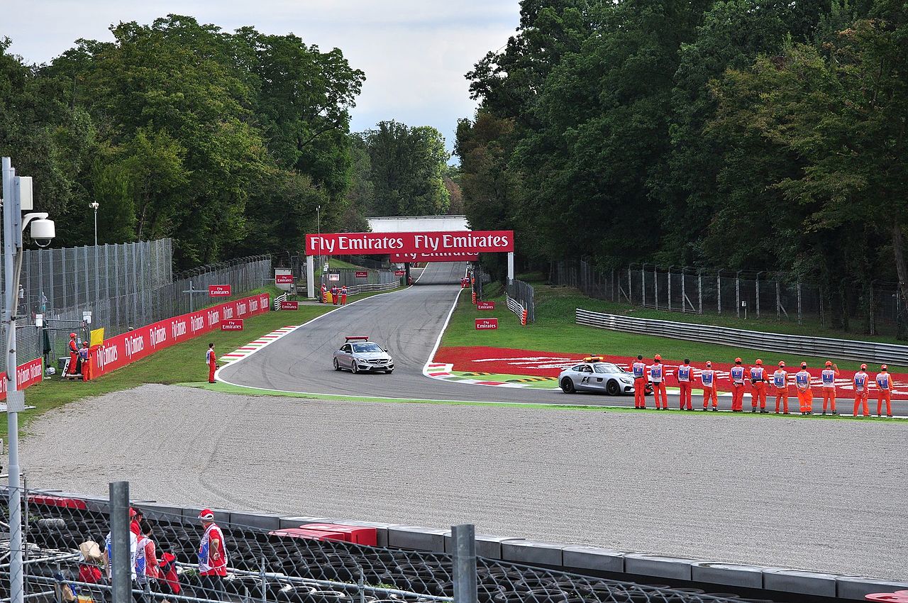 Image of Monza Track Marshals (21256884228)