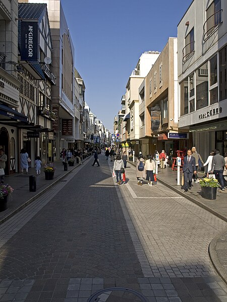 File:Motomachi shopping street.jpg