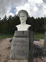 Buste de Movses Mikhaïlovitch à Aparan