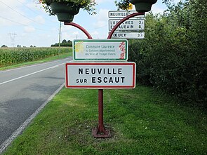 Neuville-sur-Escaut - Panneau d'entrée.JPG