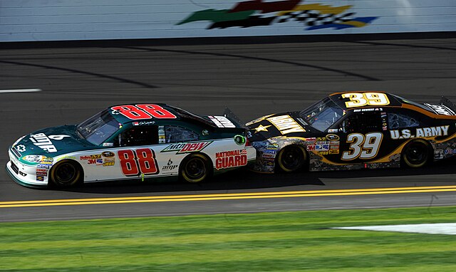 Newman tandem racing with Dale Earnhardt Jr. during the 2011 Gatorade Duels at Daytona