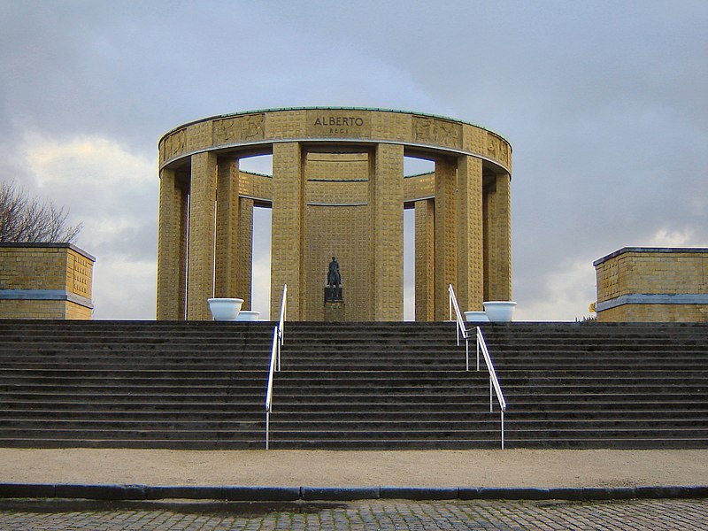 File:Nieuwpoort - Albertmonument - 1.jpg