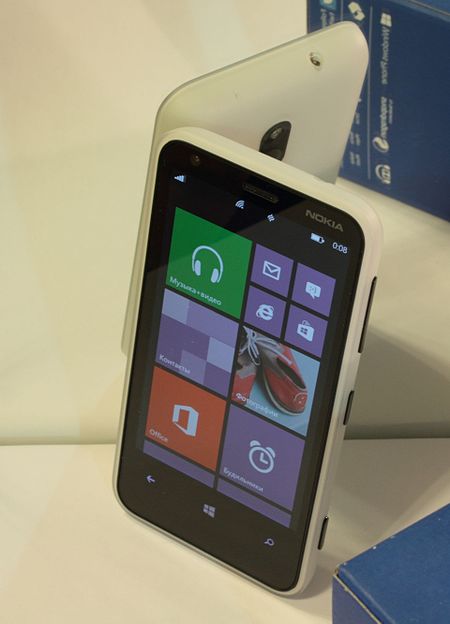 Nokia Lumia 620.JPG