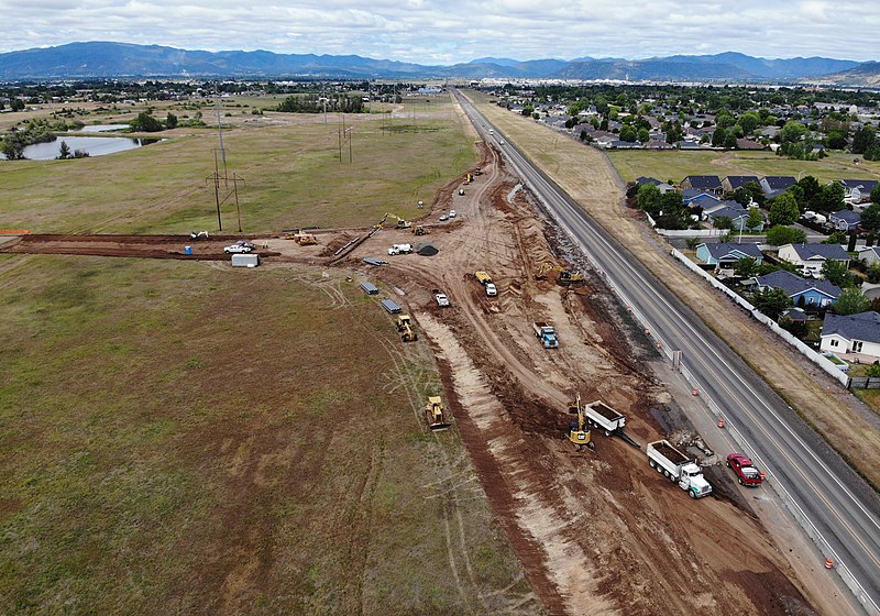 File:OR 140 Roundabout Under Construction, May20, 2020 (49920962806).jpg