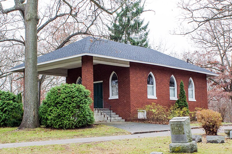 File:Oakwood Cemetery Chapel.jpg