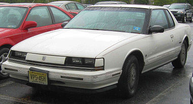 Oldsmobile Toronado -- 09-12-2010.jpg