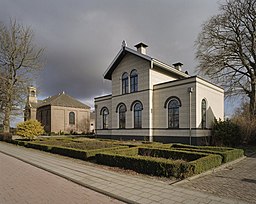 Overzicht pastorie en kerk - Bovensmilde - 20342125 - RCE.jpg