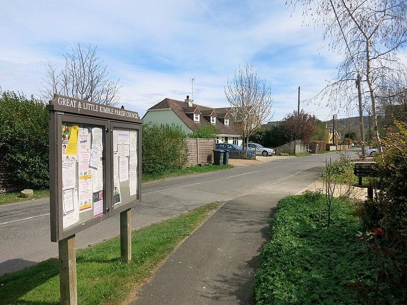 File:Parish Notices, Bridge Street - geograph.org.uk - 4476460.jpg