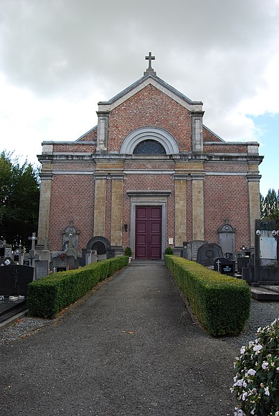 File:Parochiekerk St Gertrudis ingang.JPG