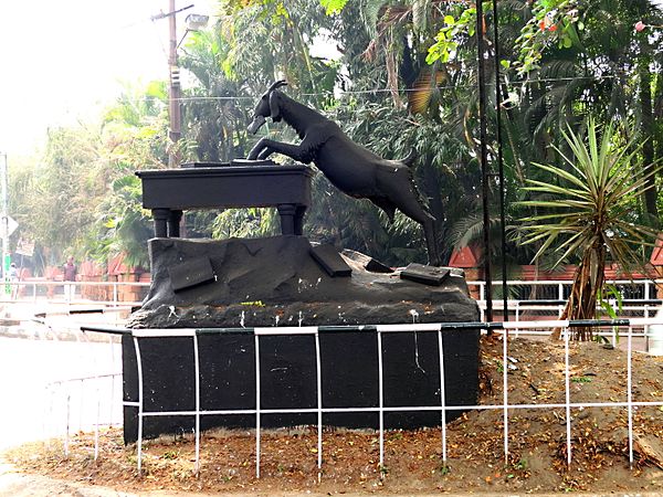 A sculpture of Basheer's Pathummayude Aadu at Mananchira, Kozhikode