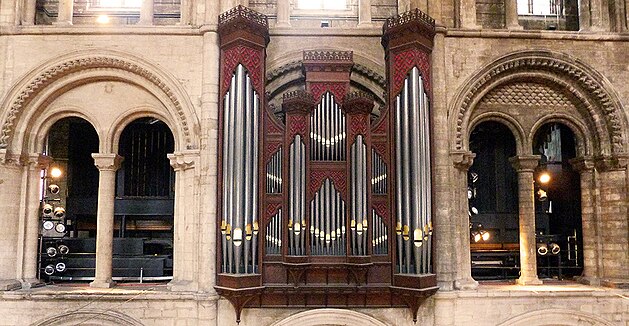 Hill Organ of Peterborough Cathedral PboroCathOrgan.jpg