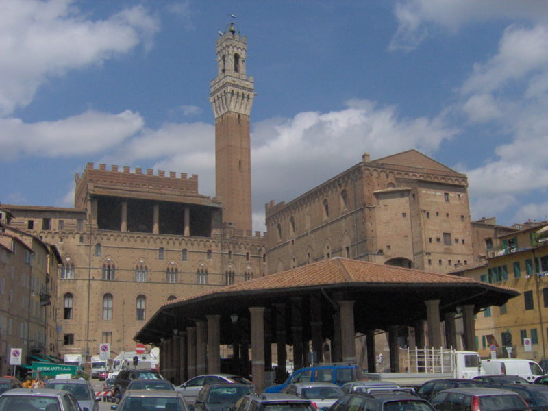 صورة:Piazza del Mercato.JPG