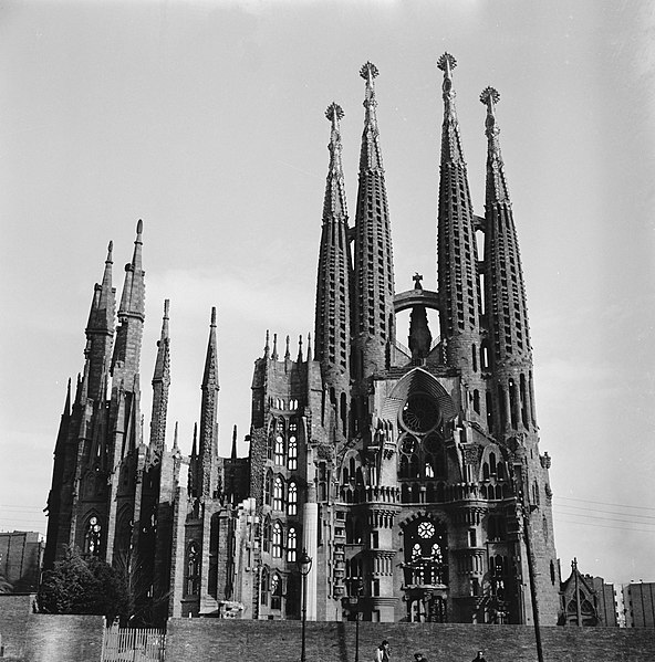 File:Plaatjes uit Barcelona, Bestanddeelnr 908-2793.jpg