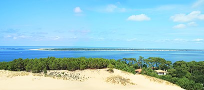 Vue panoramique de la presqu’île de Lège-Cap-Ferret depuis la dune du Pilat.