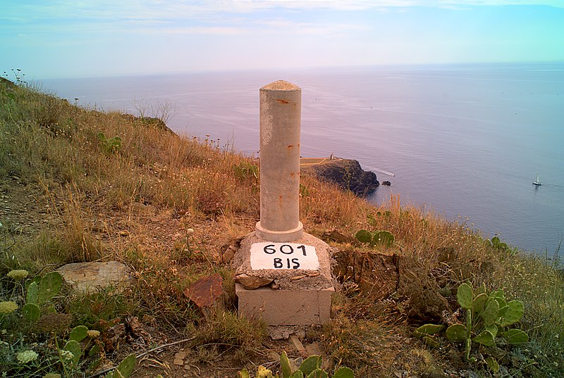 File:Puig de Cervera 2014 08 01 04 M8.jpg