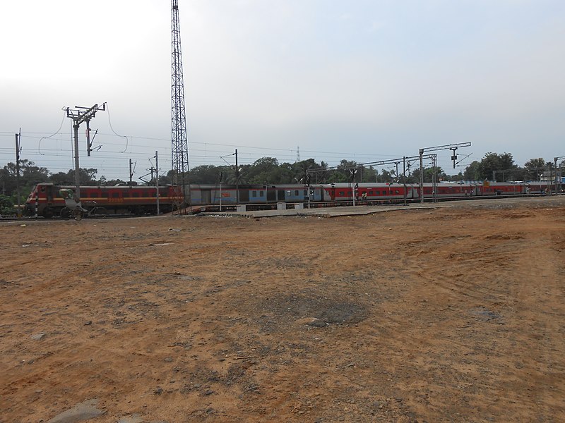 File:Purushottam Express waiting for its departure from Balasore.jpg