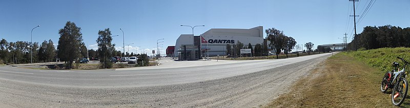 File:QANTAS maintanence sheds - panoramio.jpg