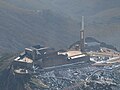 Santuário da Penha de França - Vista aérea do topo da Penha de França, com o santuário, o hospedaria e o repetidor de telecomunicações.