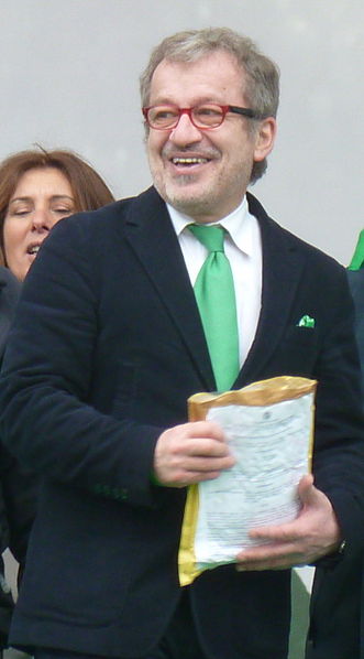 File:Raduno di Pontida 2013 06 (Maroni cropped).JPG