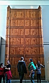 Une des deux portes du palais de Balawat restaurée et exposée au British Museum.