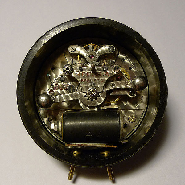 Electromechanical self-winding clock movement from Switzerland