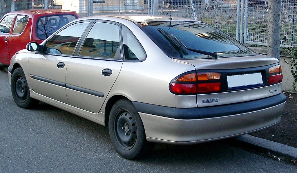 File:Renault Laguna III Front-view.JPG - Wikimedia Commons