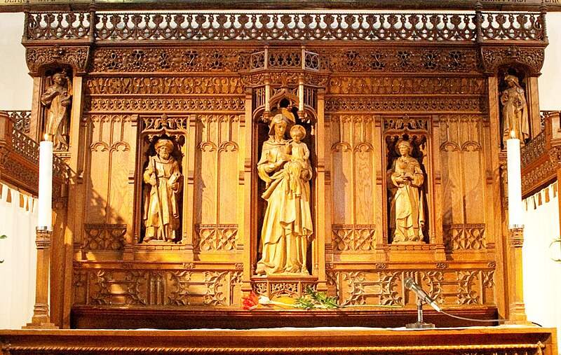 File:Reredos by Nathaniel Hitch (Egremont, Cumbria).jpg