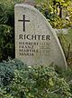 Richter.Grab.Kreuz-Friedhof.jpg