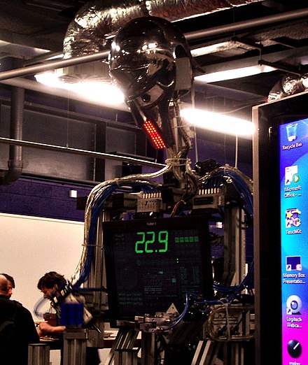 المستشعرات التي تجعل الروبوت قادر على إدراك البيئة المحيطة به