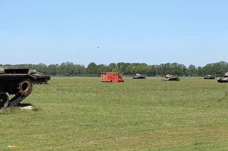 File:Sögel - Panzerfriedhof - M47 18 ies.jpg