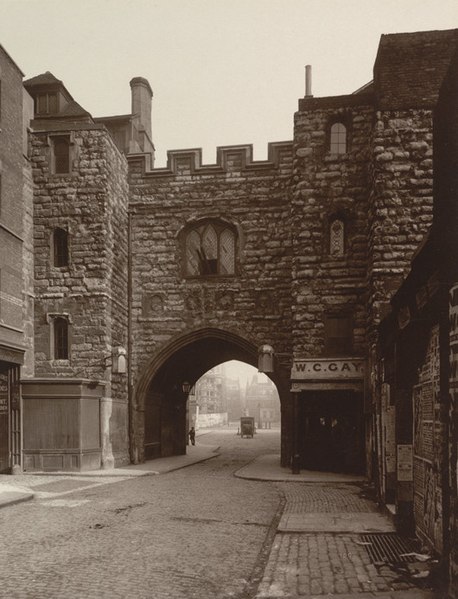 File:Saint John's Gate Clerkenwell the main gateway to the Priory of Saint John of Jerusalem 1880.jpg