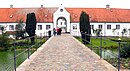 Glücksburg Castle, former castle bridge, dam, with railing.jpg